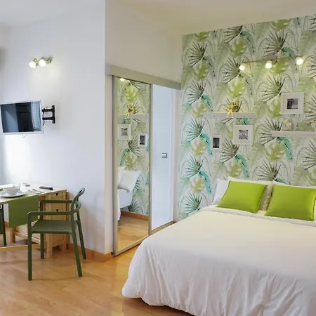 Alemania & Soho By Ele Apartments Malaga Exterior photo
